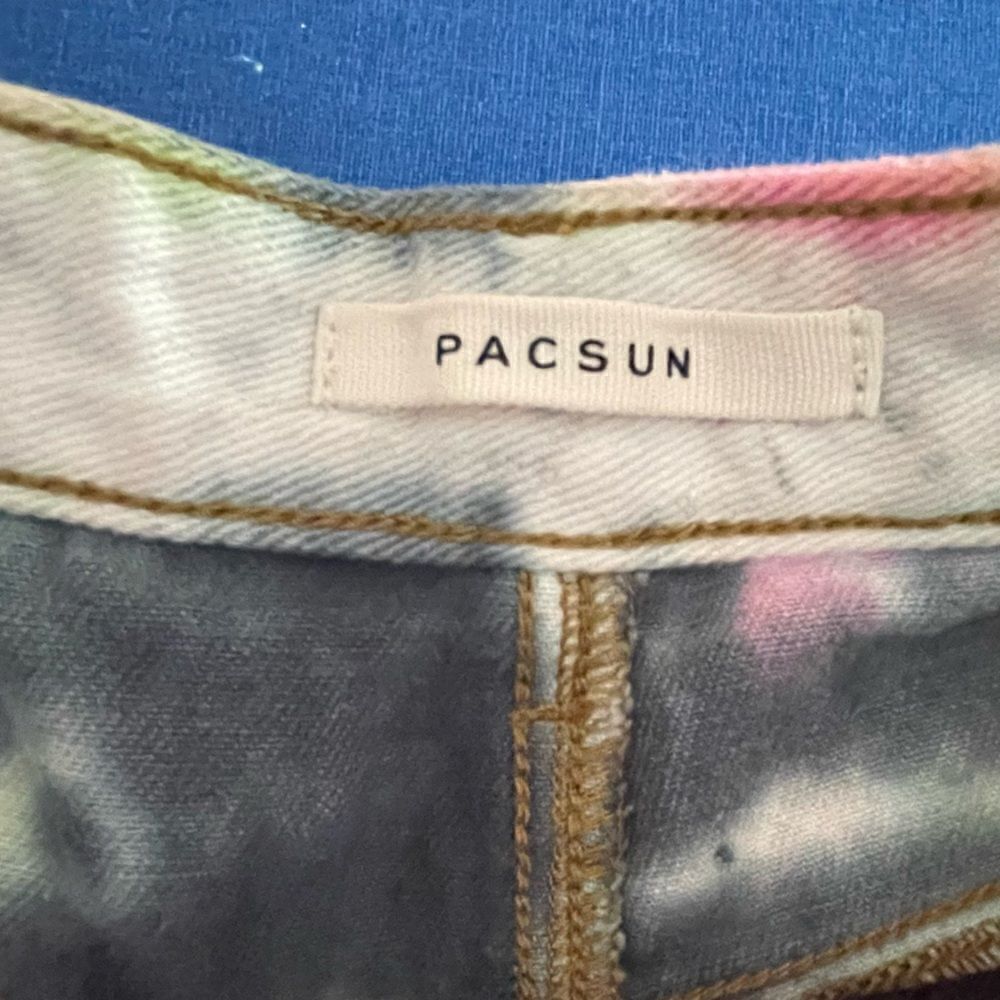 PacSun High Rise Festival Cutoff Denim Shorts Tie Dye Size 26 - Picture 4 of 9